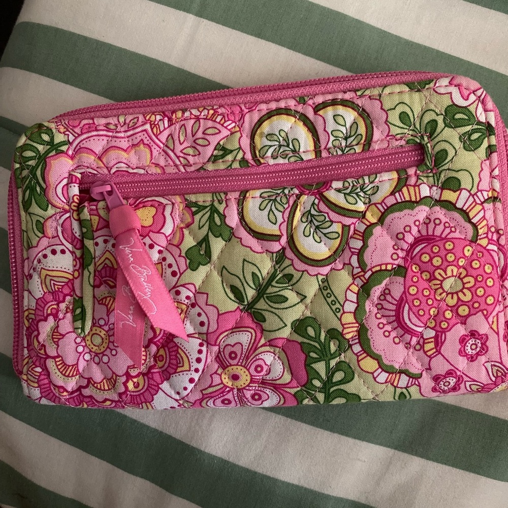 Vera Bradley zip around wallet